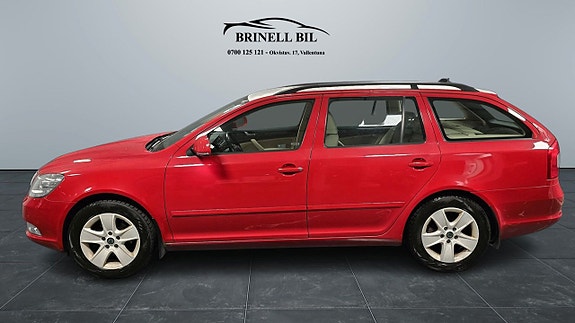 Skoda Octavia 2 of 5