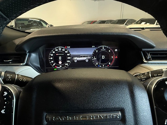 Land Rover Range Rover Velar 21 of 28