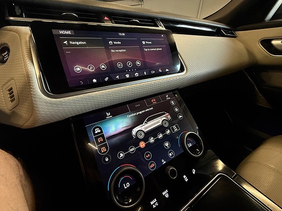 Land Rover Range Rover Velar 24 of 28