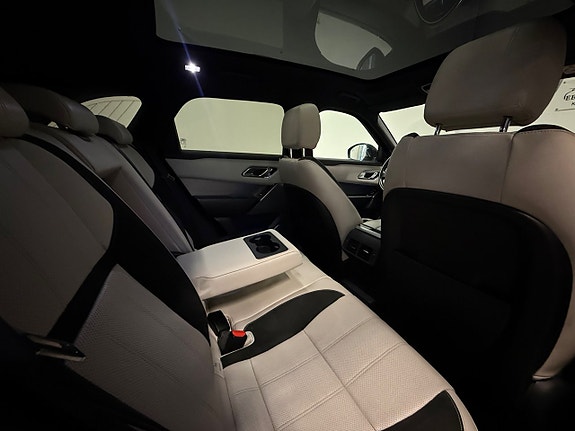 Land Rover Range Rover Velar 18 of 28