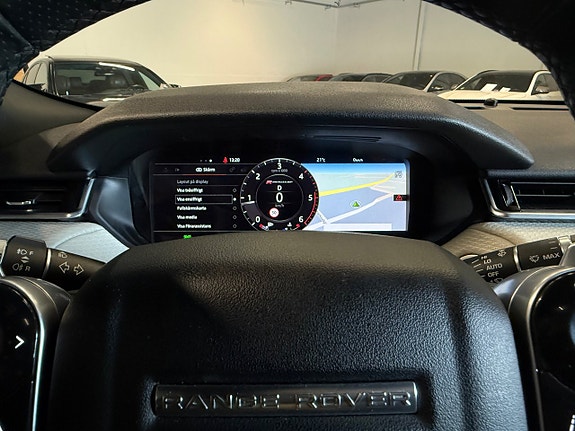 Land Rover Range Rover Velar 23 of 28