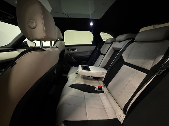 Land Rover Range Rover Velar 17 of 28