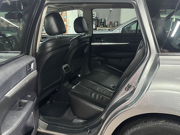 Subaru Outback 9 of 18