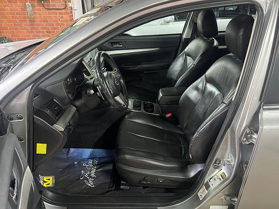 Subaru Outback 8 of 18