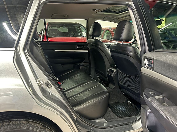Subaru Outback 10 of 18
