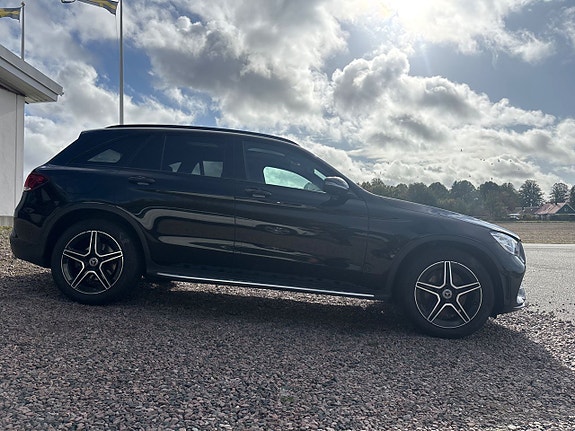 Mercedes-Benz GLC200 d 2 of 5