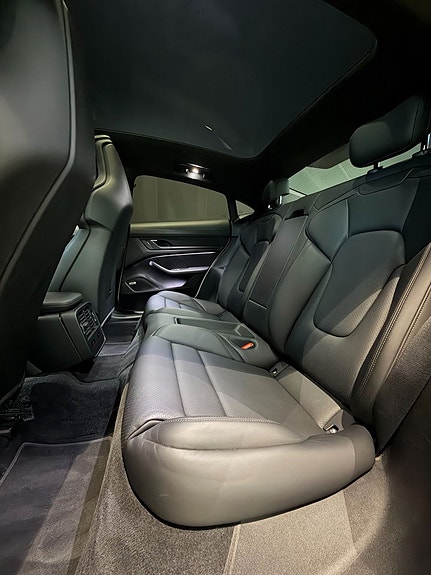 Porsche Taycan Turbo 10 of 20