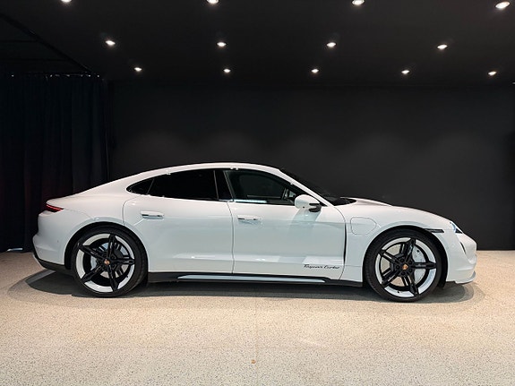 Porsche Taycan Turbo 6 of 20