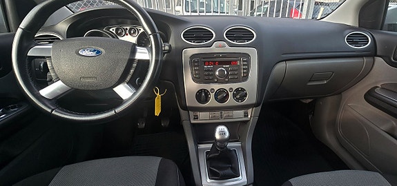 Ford Focus 3 of 8