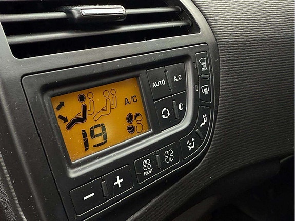 Citroen C4 Picasso 11 of 21