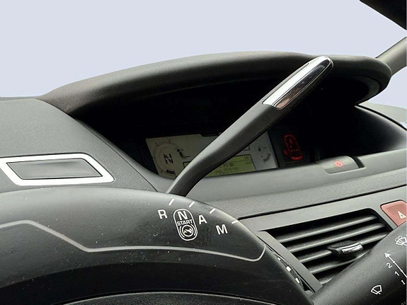 Citroen C4 Picasso 12 of 21