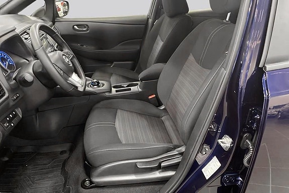 Nissan Leaf 8 of 16