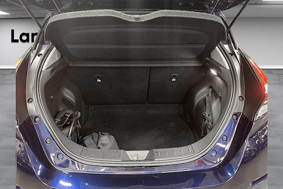 Nissan Leaf 14 of 16