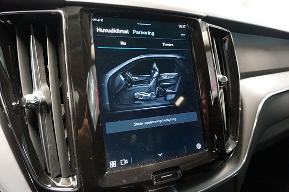 Volvo XC60 15 of 21
