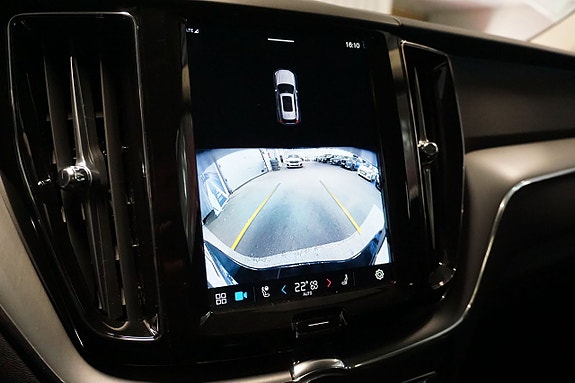 Volvo XC60 13 of 21