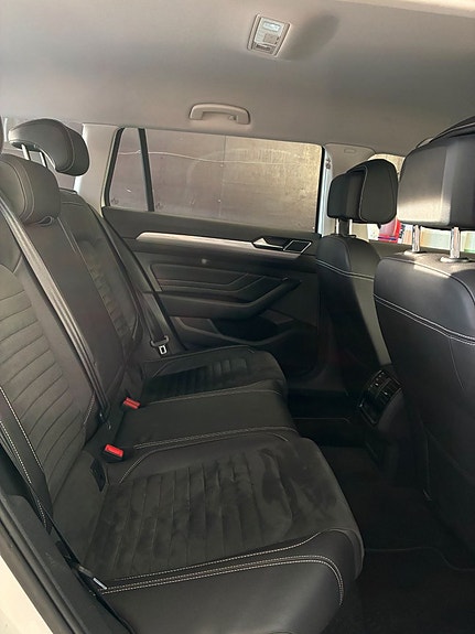Volkswagen Passat 13 of 18