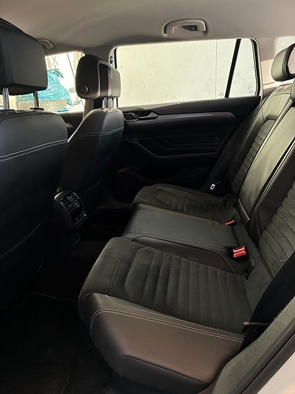 Volkswagen Passat 15 of 18