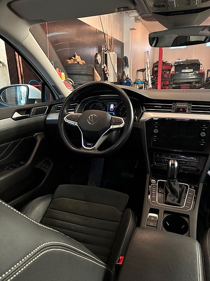 Volkswagen Passat 16 of 18