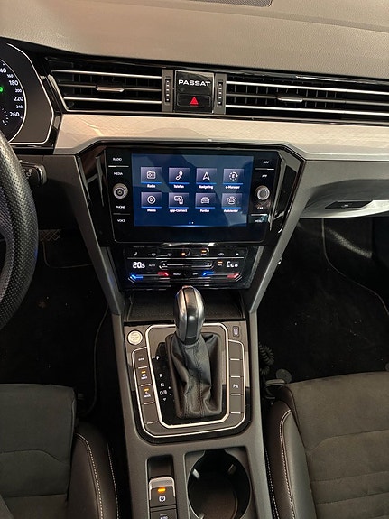 Volkswagen Passat 7 of 18