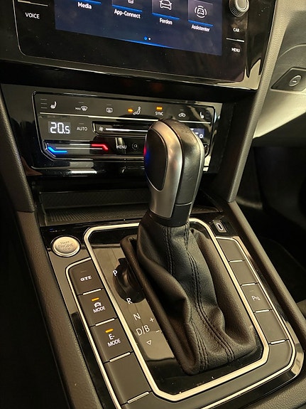 Volkswagen Passat 8 of 18
