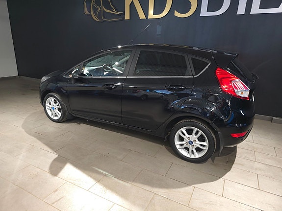 Ford Fiesta 3 of 5