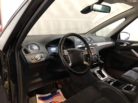 Ford S-MAX 7 of 11