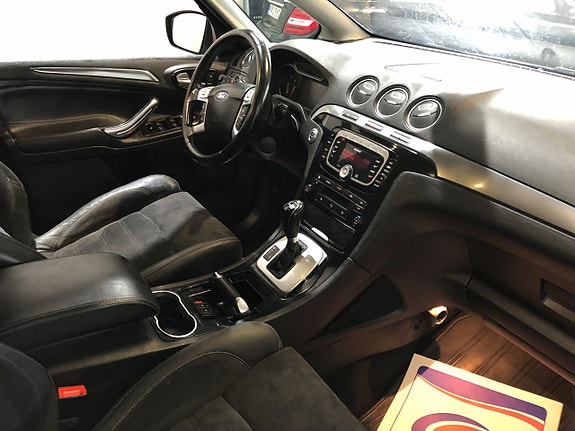 Ford S-MAX 8 of 11