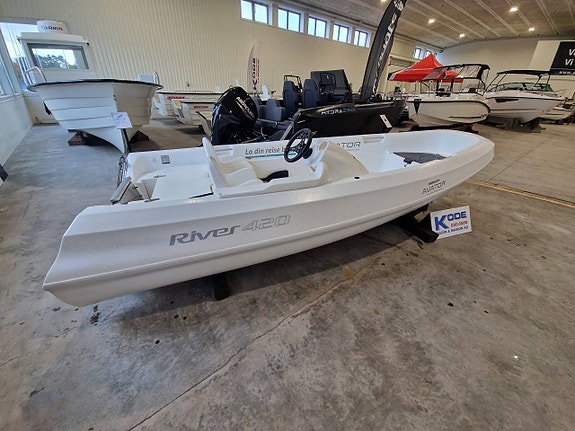 River 420 XR Mercury F20EL EFI 4 of 6