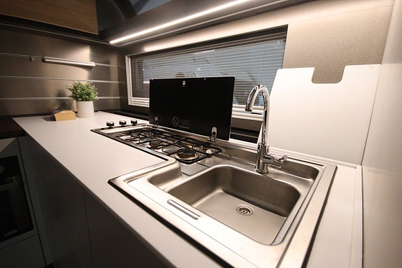Adria Astella 704HP 8 of 17