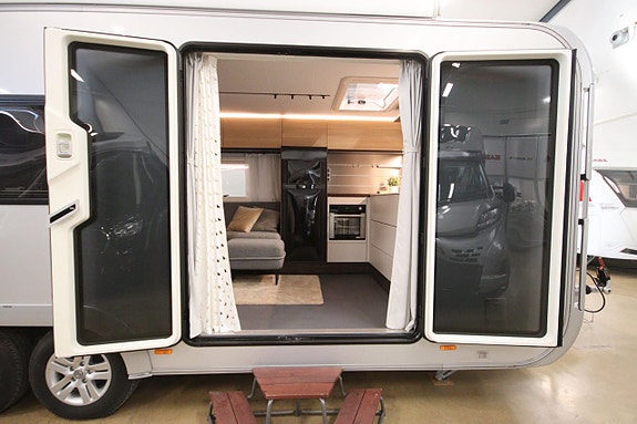 Adria Astella 704HP 5 of 17