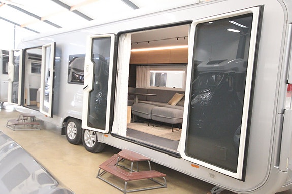 Adria Astella 704HP 4 of 17