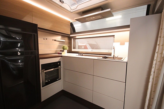 Adria Astella 704HP 7 of 17