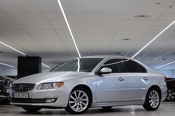 Volvo S80 4 of 5
