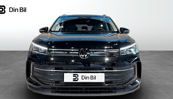 Volkswagen Tiguan 3 of 5