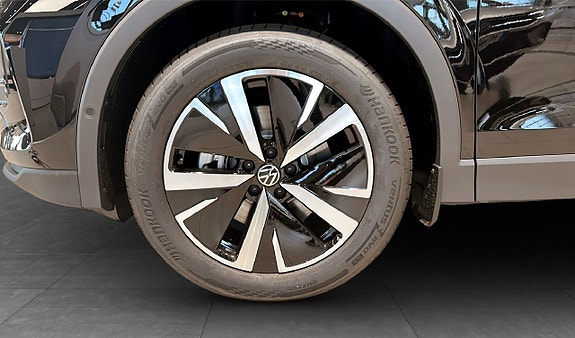 Volkswagen Tiguan 4 of 5