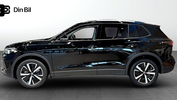 Volkswagen Tiguan 2 of 5