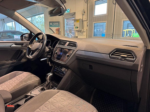 Volkswagen Tiguan 9 of 25