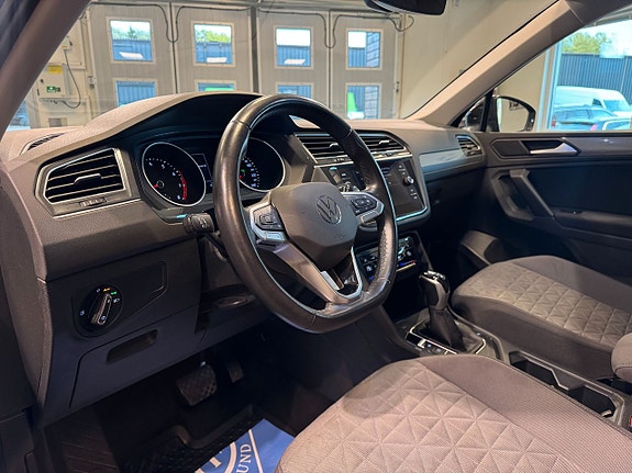 Volkswagen Tiguan 7 of 25