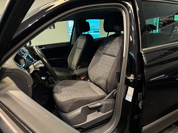 Volkswagen Tiguan 10 of 25