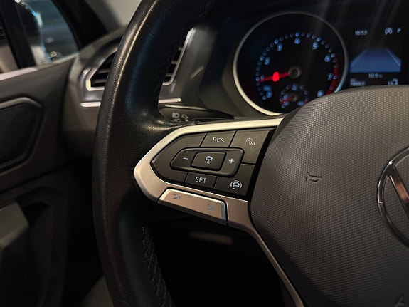 Volkswagen Tiguan 12 of 25