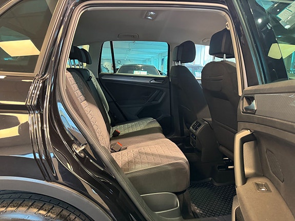 Volkswagen Tiguan 19 of 25
