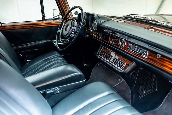 Mercedes-Benz 600 8 of 21
