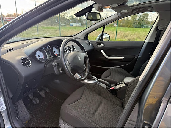 Peugeot 308 7 of 8