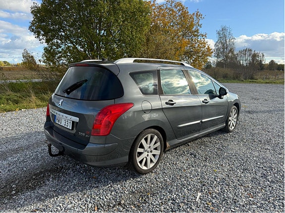 Peugeot 308 2 of 5