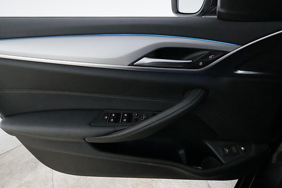 BMW 530e 27 of 27
