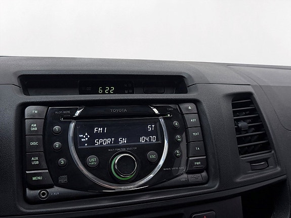 Toyota HiLux 18 of 23