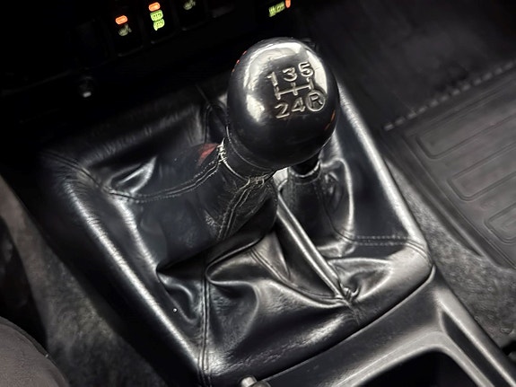 Toyota HiLux 21 of 23