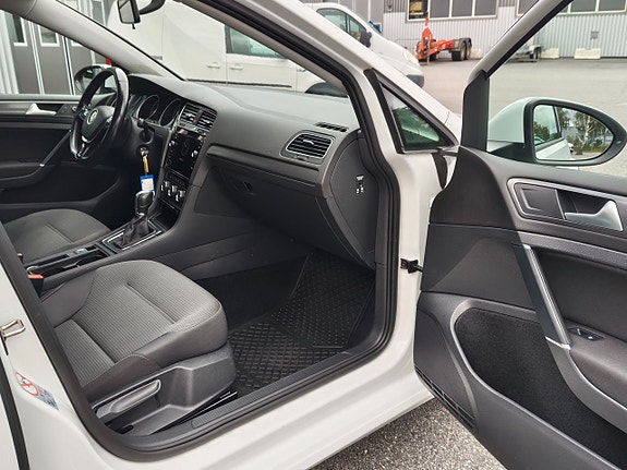 Volkswagen Golf I 17 of 26
