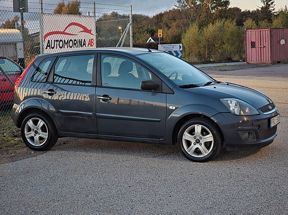 Ford Fiesta 4 of 5