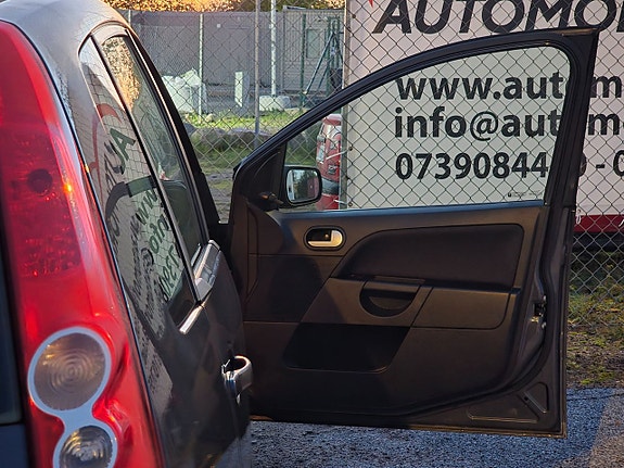 Ford Fiesta 18 of 26